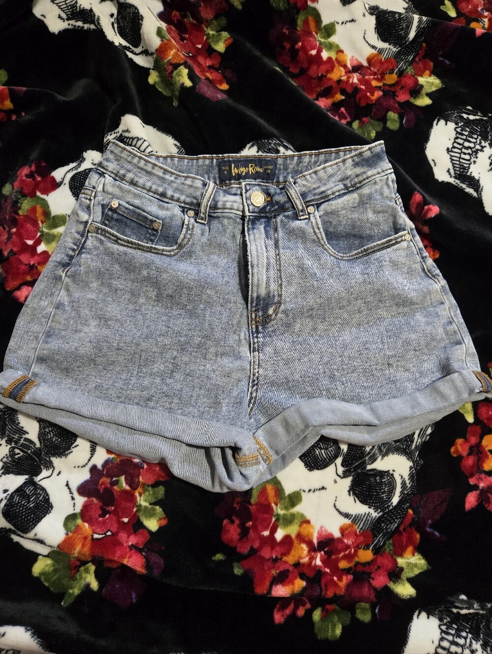 Vintage-Style Light Blue Denim High-Waist Women’s Shorts by Indigo Rein